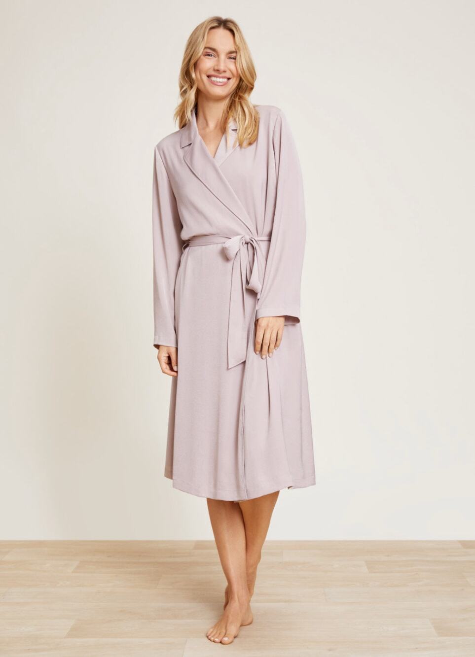 Barefoot Dreams Washed Satin Notched Collar Robe in Feather Sz XS